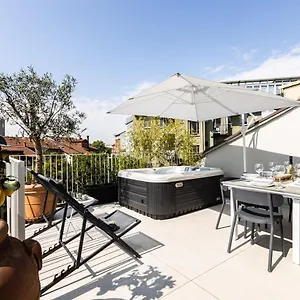 *villa Olivo*with Private Terrace & Jacuzzi + 3bedrooms , Milan Italy